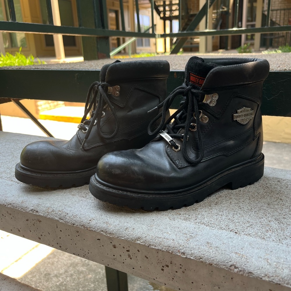 Vintage Harley-Davidson Black Leather Boots with Rugged Sole